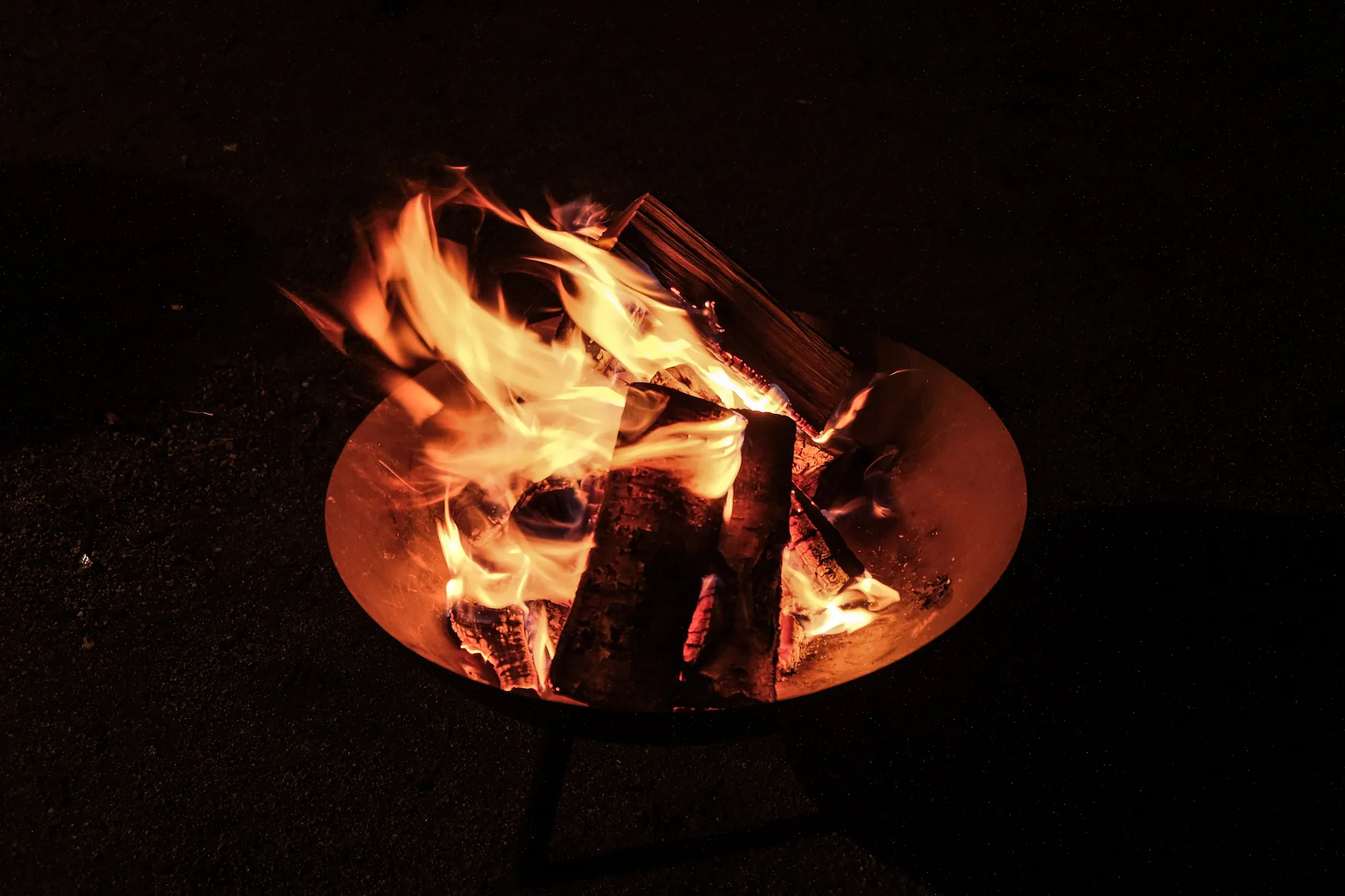 Feuerstelle am Waldrand